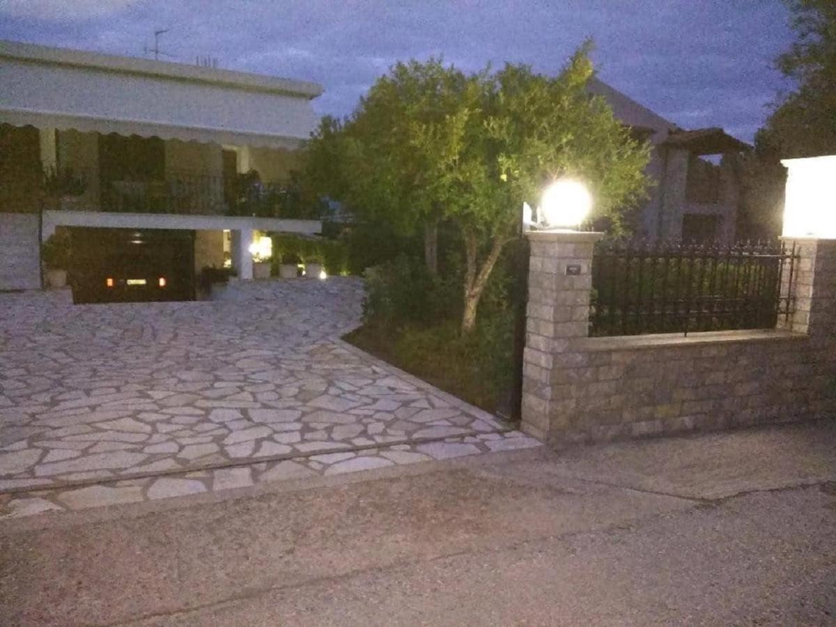 Appartement Ήσυχο Σπίτι Στη Ναύπακτο à Nafpaktos Extérieur photo
